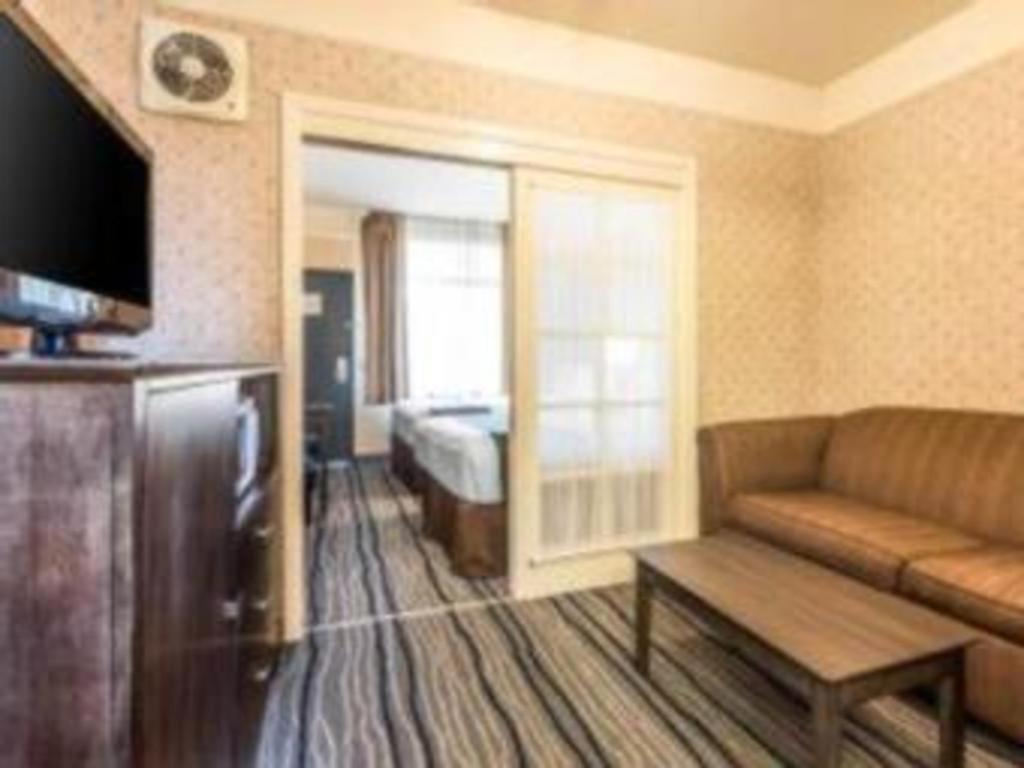Ramada Suites By Wyndham San Diego Ngoại thất bức ảnh