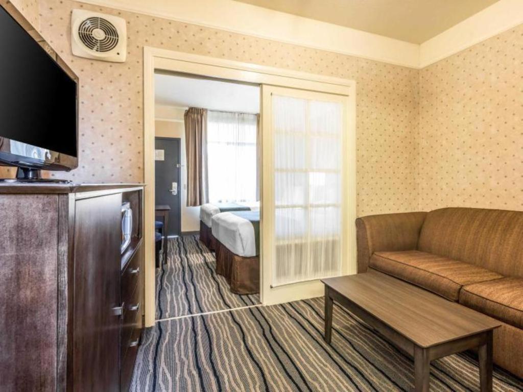 Ramada Suites By Wyndham San Diego Ngoại thất bức ảnh