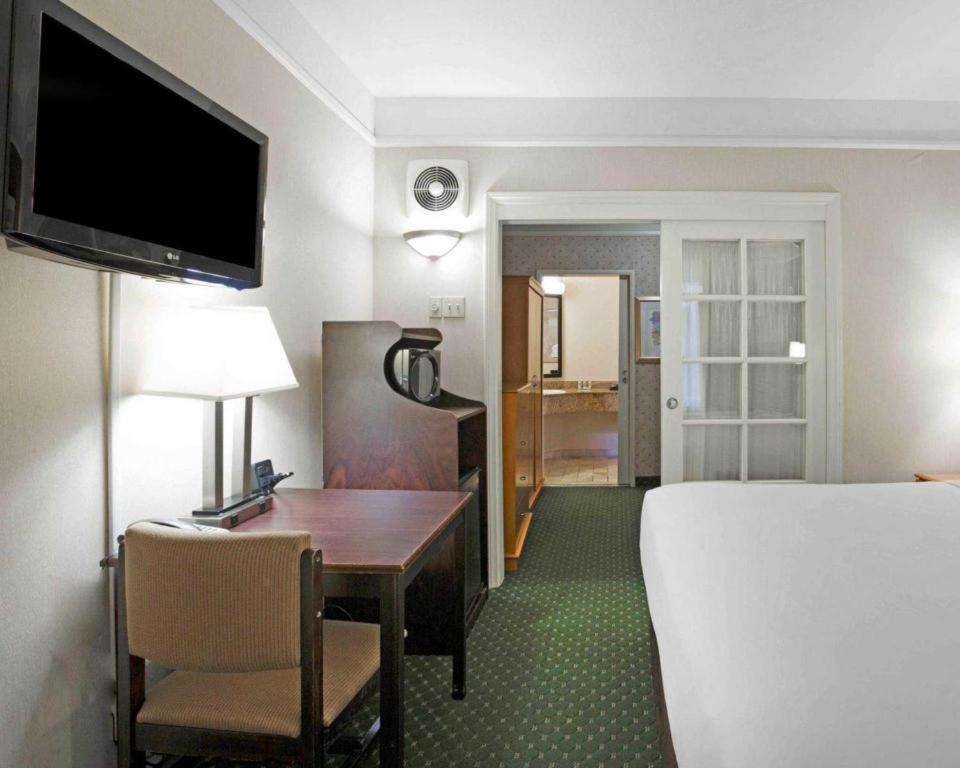 Ramada Suites By Wyndham San Diego Ngoại thất bức ảnh