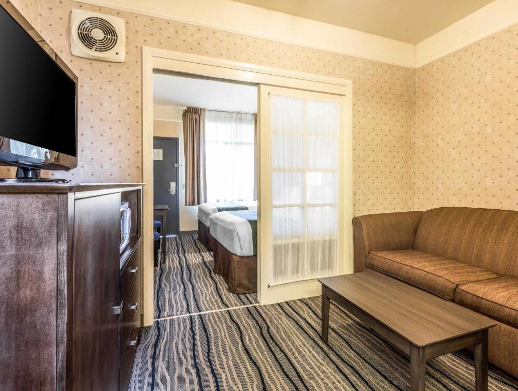Ramada Suites By Wyndham San Diego Ngoại thất bức ảnh